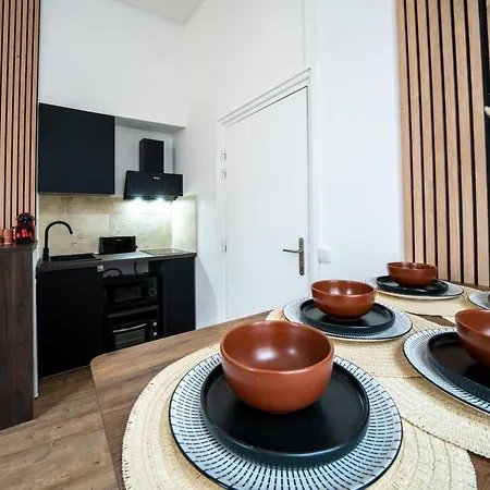 Bright 30 M Near The Place De La Comedie Apartment