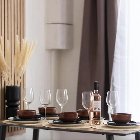 Bright 30 M Near The Place De La Comedie Apartment *